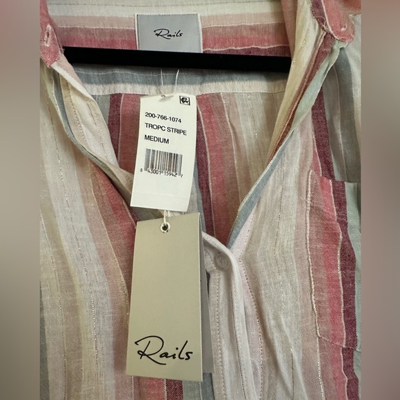 New never worn Rails button down - Picture 3 of 3